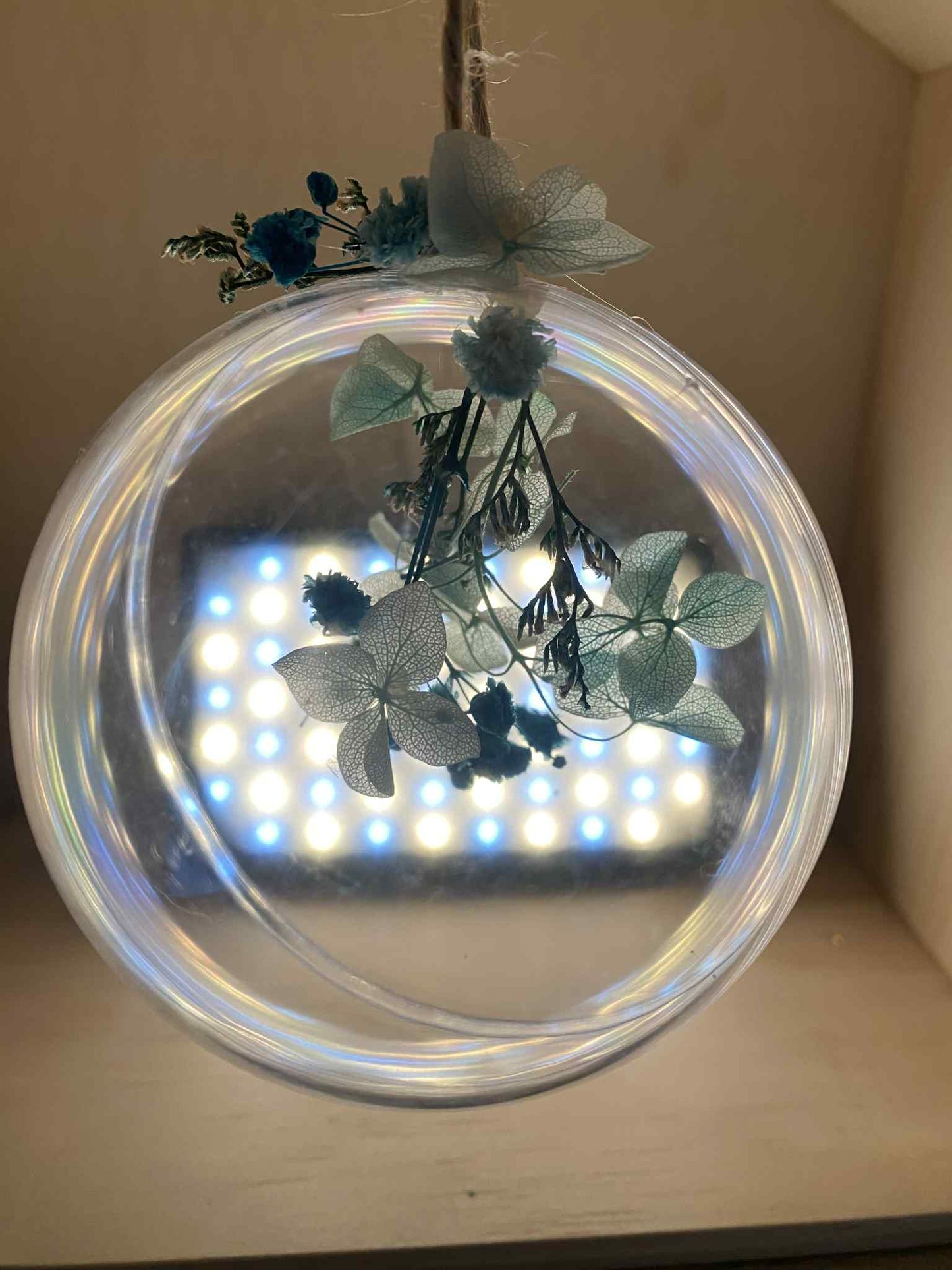 Boule de Noël personnalisée avec fleurs séchées 🌸